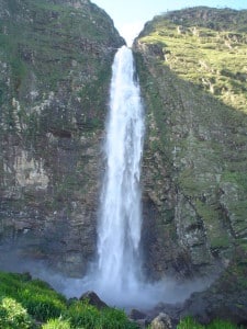 Wasserfälle-Brasilien-Cachoeira-Casca-dAnta