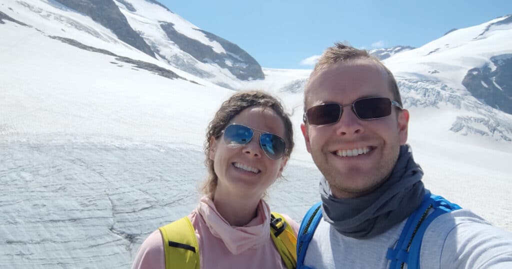 Geschafft! Zwei glückliche Bergsteiger am Steingletscher...