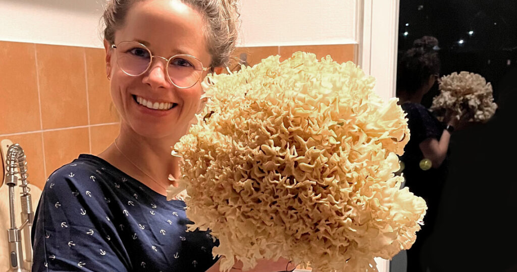 Anja stolz auf die gefundene Krause Glucke