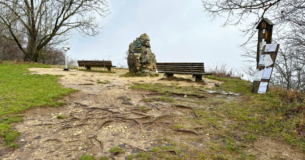 Panorama-Aussichtsbänke auf der Alb-Hochfläche